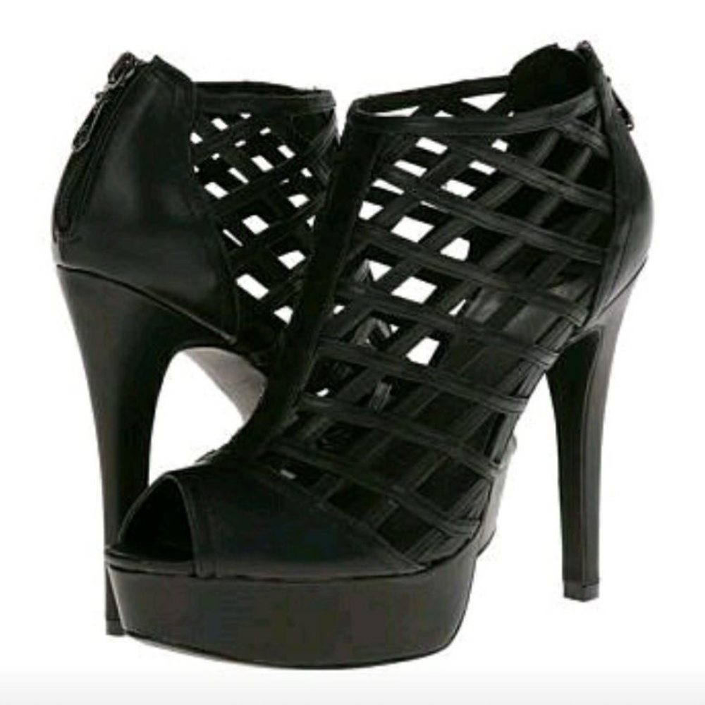 G by GUESS Platform Heels. NEW IN THEIR ORIGINAL SHOE BOX
